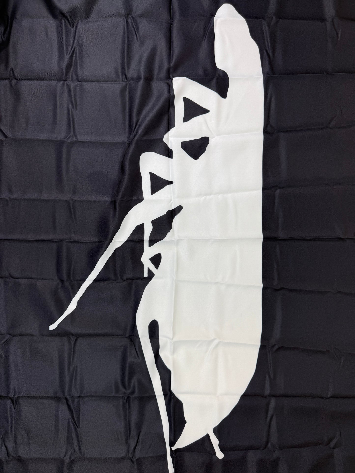 08.11 PAPA ROACH - Roach Flag