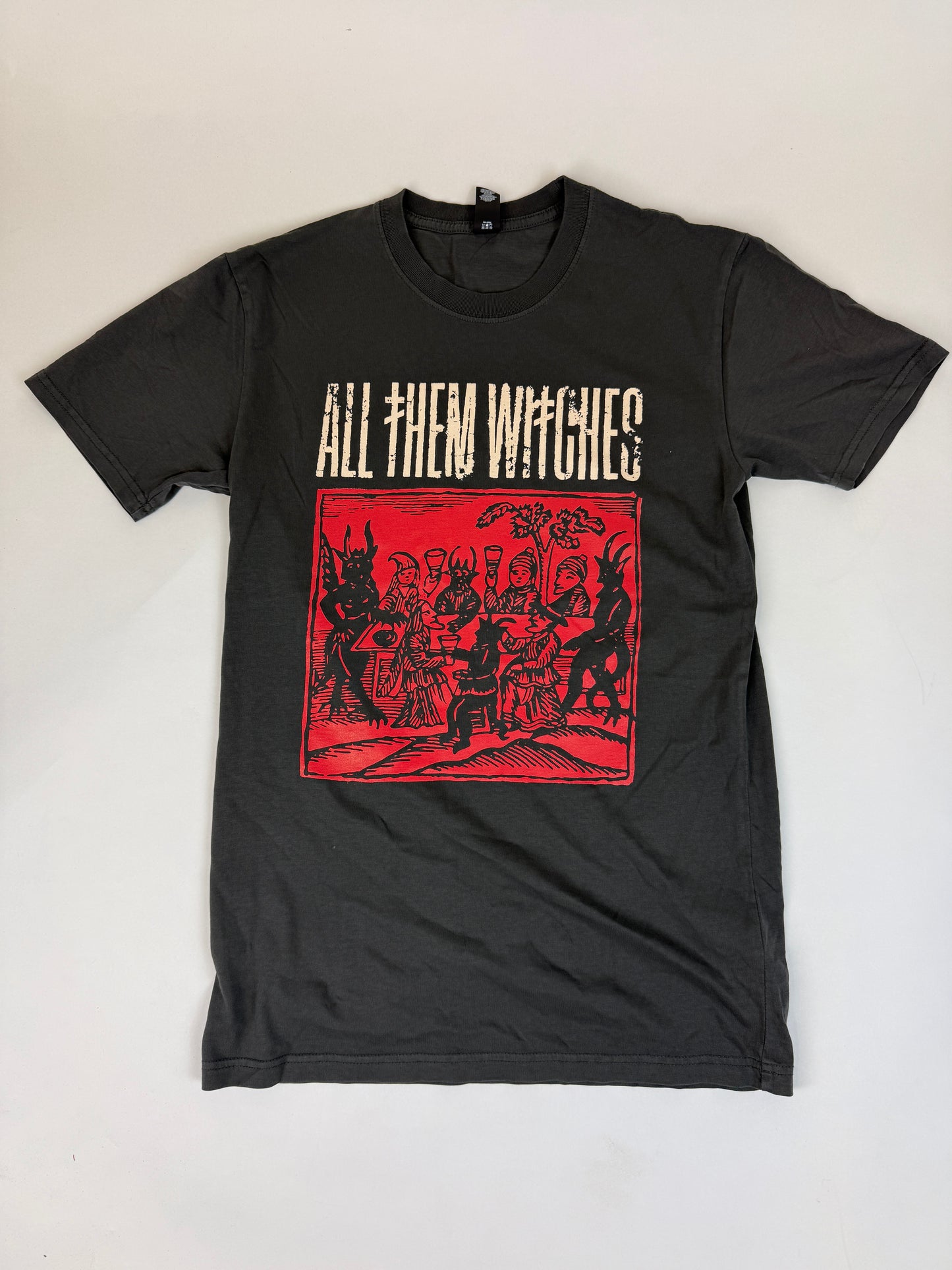 15.1 ALL THEM WITCHES - Feast table Grey Tee