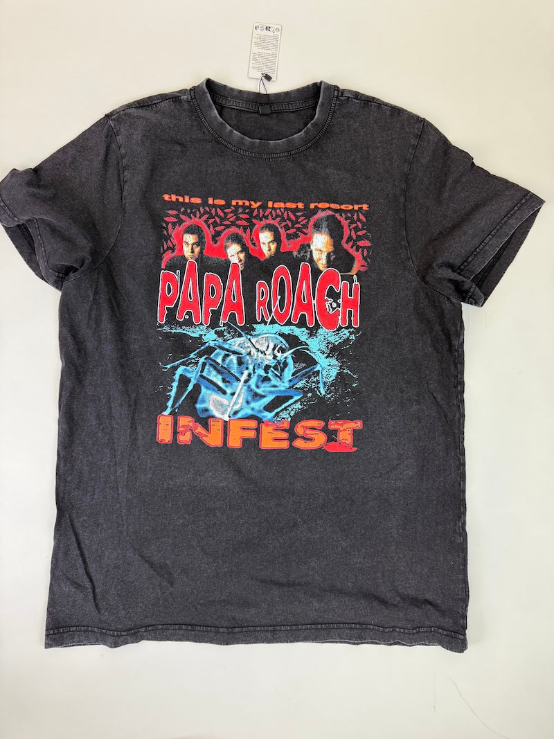 08.9  PAPA ROACH - Last resort boot leg Black Tee