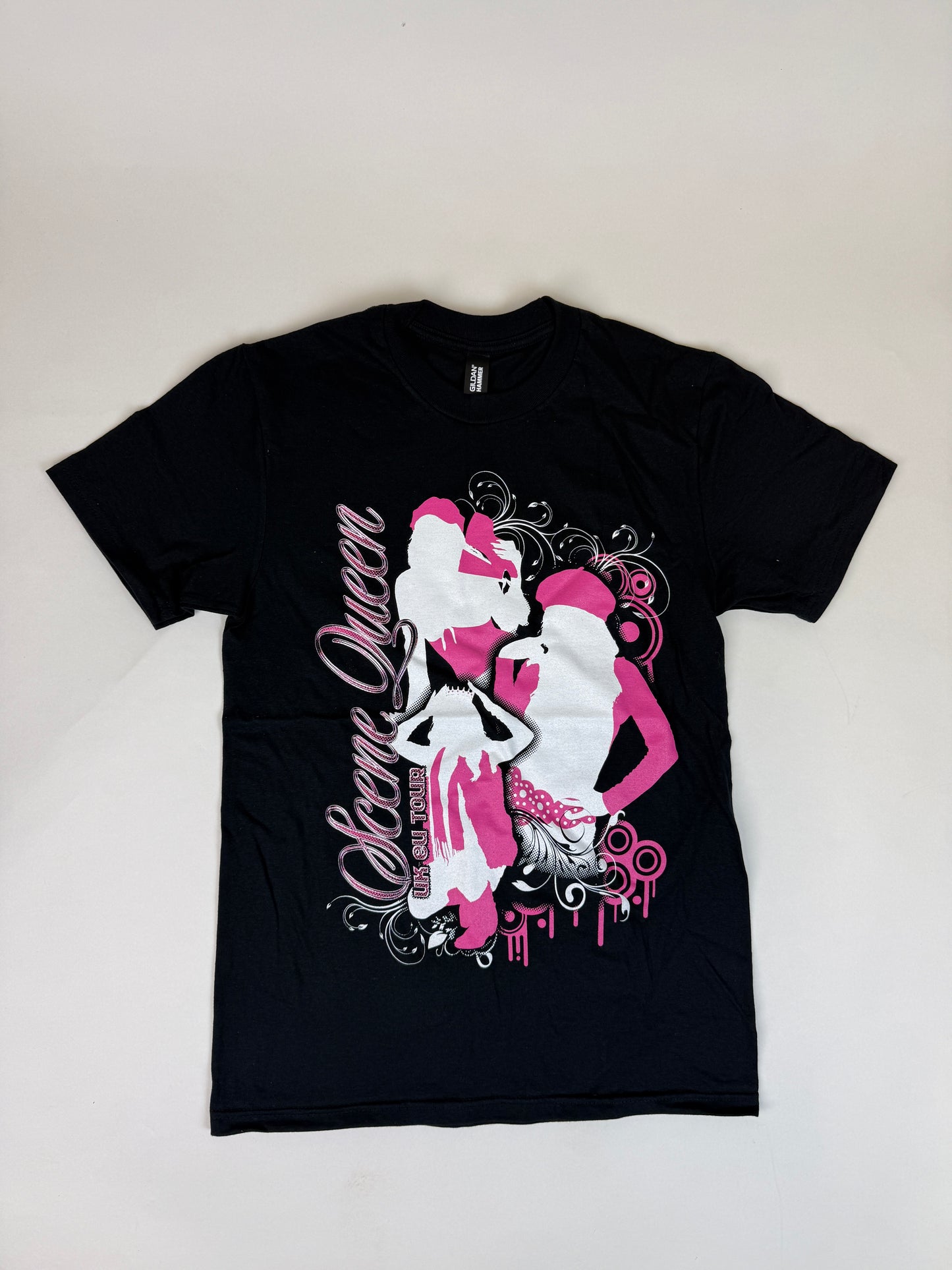 22.2 SCENE QUEEN - Women Black Tee