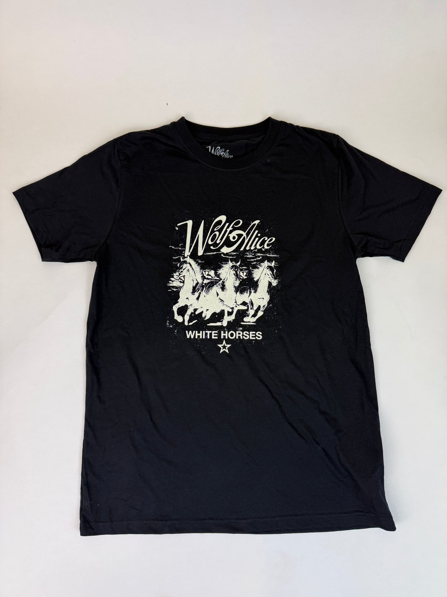 23.1 WOLF ALICE - White horses Black Tee