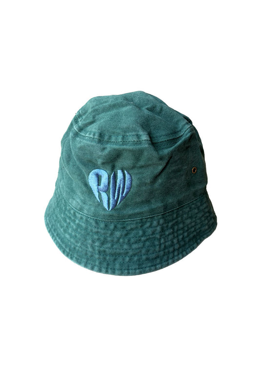 01.F25 RW Heart Bucket Hat